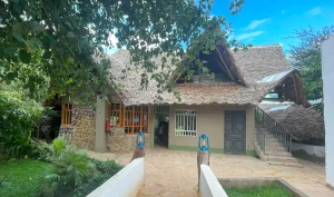 Hillstone Safari Lodge, Hillstone Safari Lodge getaway, best lodges in Kimana, nature retreat Kenya